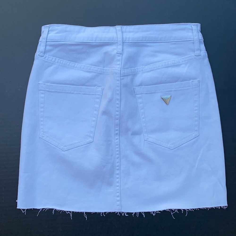 New GUESS Women's Mini Skirt SZ S - Picture 3 of 4